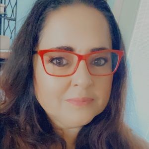Meet your Posher, Amalia
